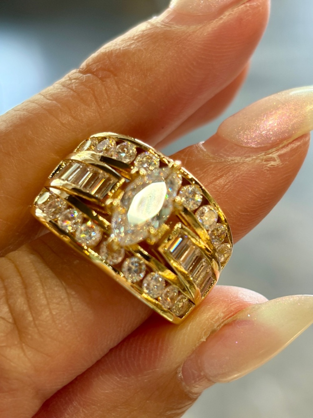NWOT Gorgeous Gold Tone Pave/stackable Zircon Ring in Size 7 engagement/bridal